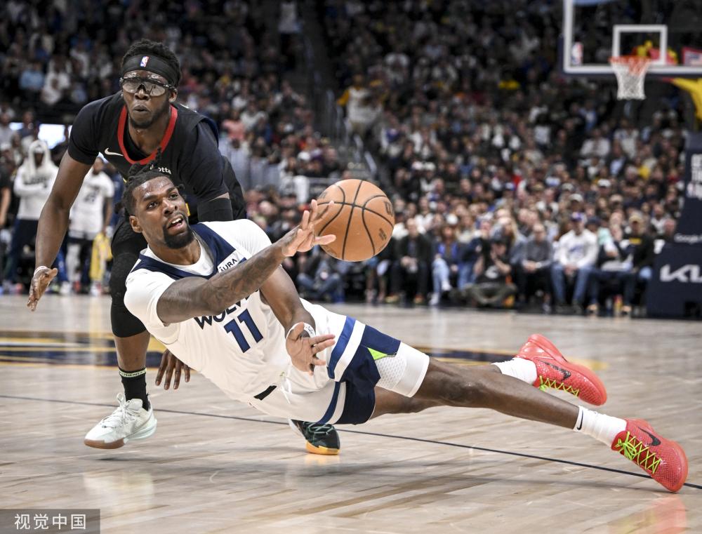 出了高昂代 出了高昂代